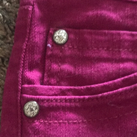 Short shorts - Picture 4 of 4